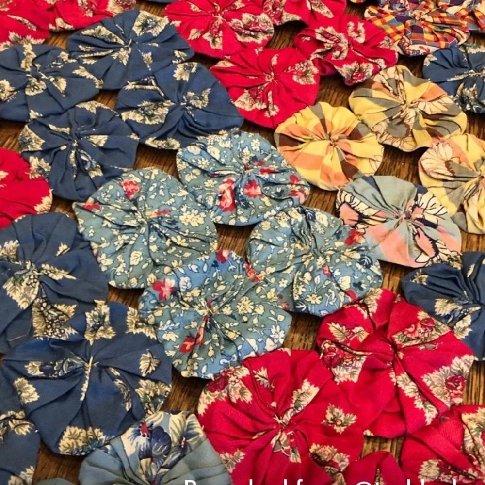 Antique Yo-yo Quilt, Suffolk Puff Coverlet Popcorn Quilt (appx 96”x90”)